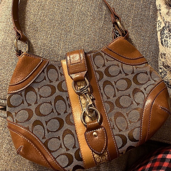 Authentic Coach Purse ๐ with Monogrammed Lining - Picture 1 of 4